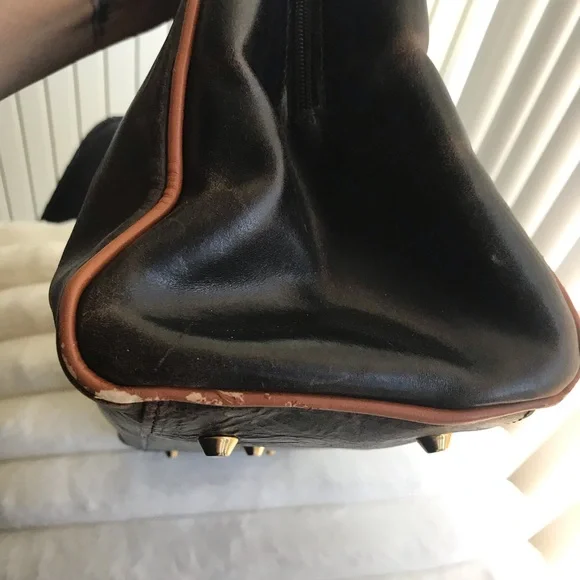 🟨Woman’s Large Valentina Black and Tan Leather Tote - Picture 15 of 16